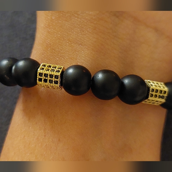 Black Agate For Grounding & Protection Crystal Bracelet - Picture 2 of 4